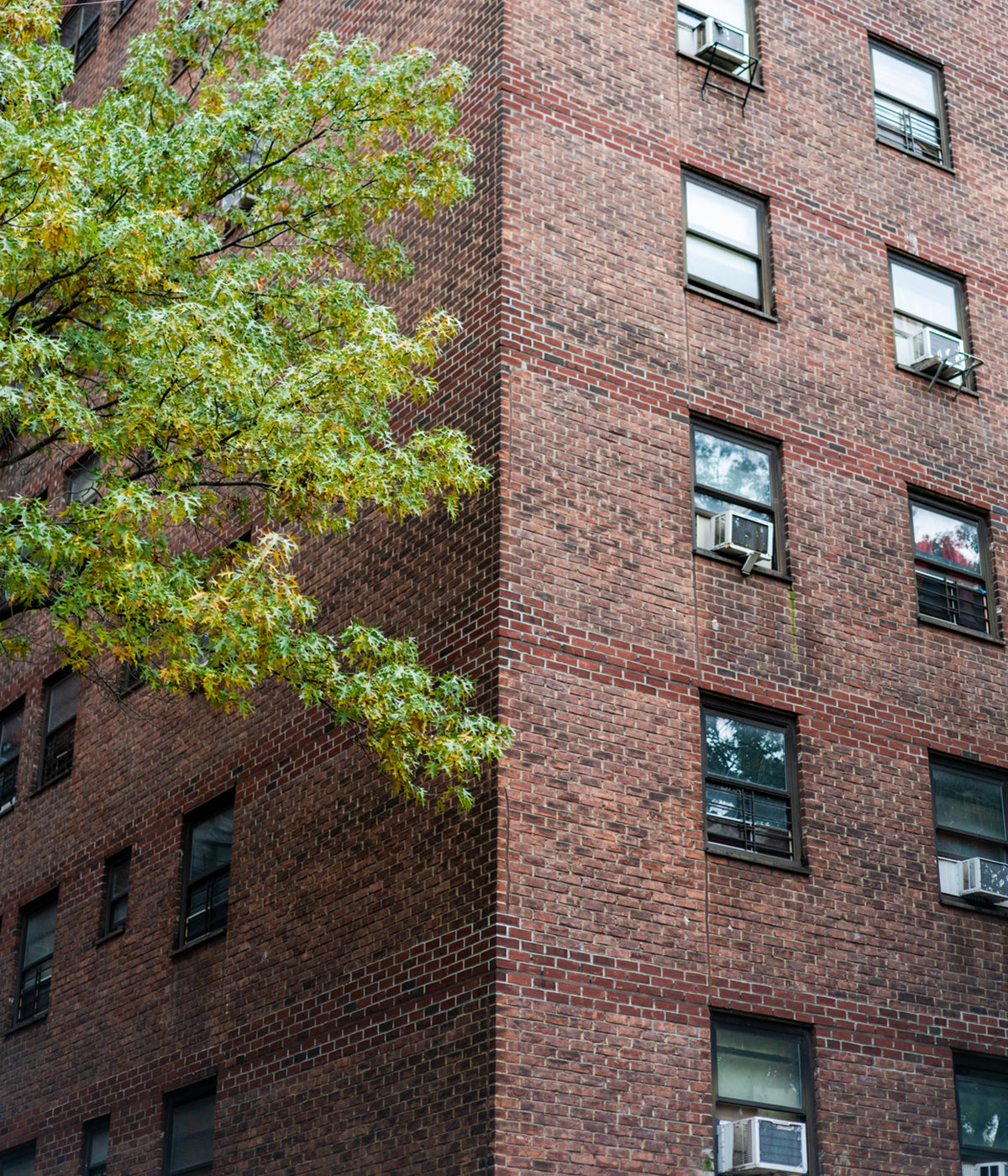 A brick apartment building